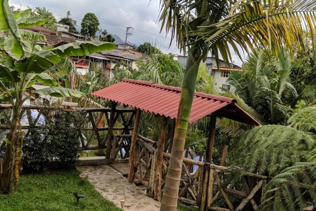 Chalet El Aguacate - Casa Tipica Cafetera Colombiana *
