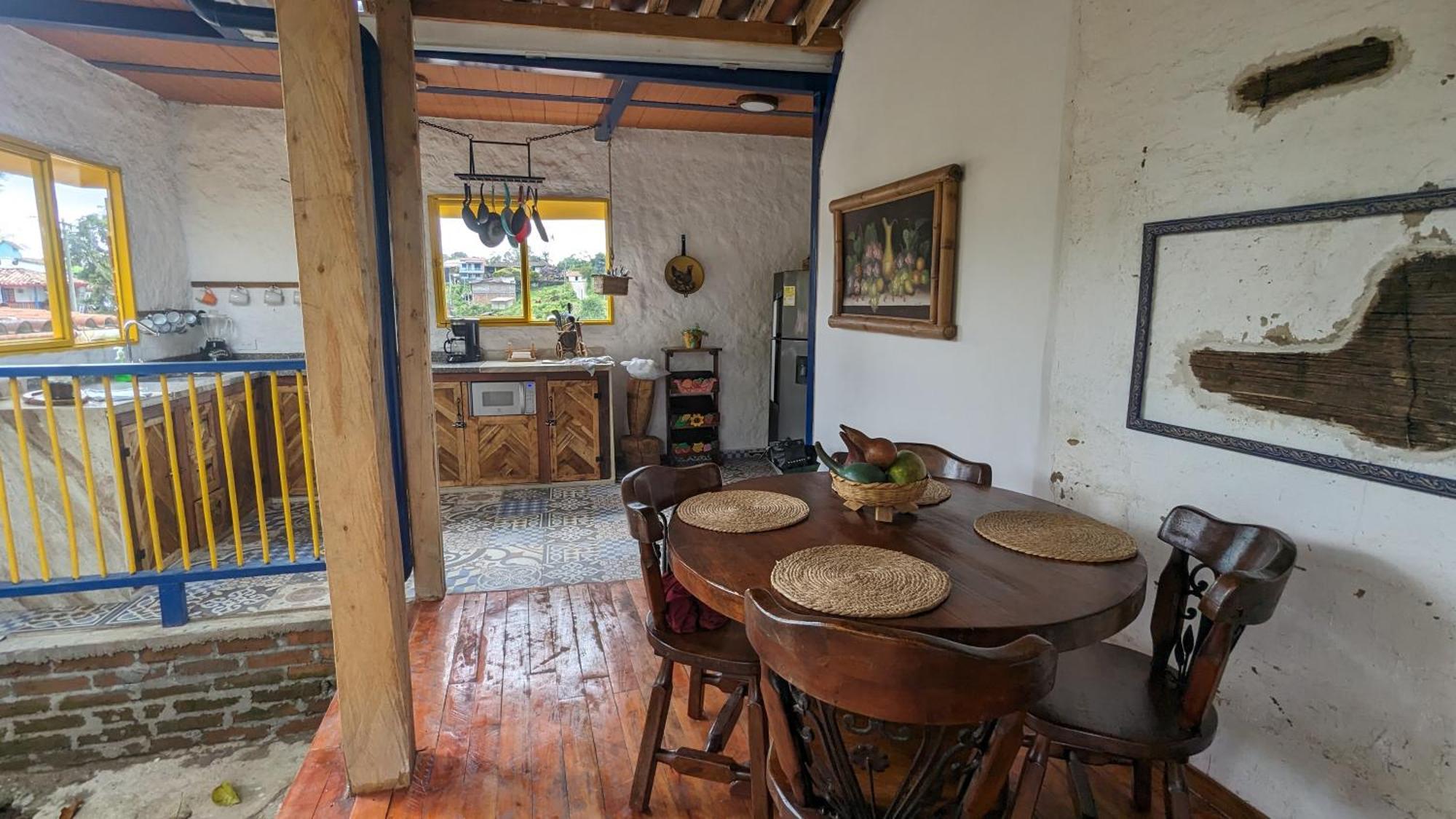 El Aguacate - Casa Tipica Cafetera Colombiana * Salento