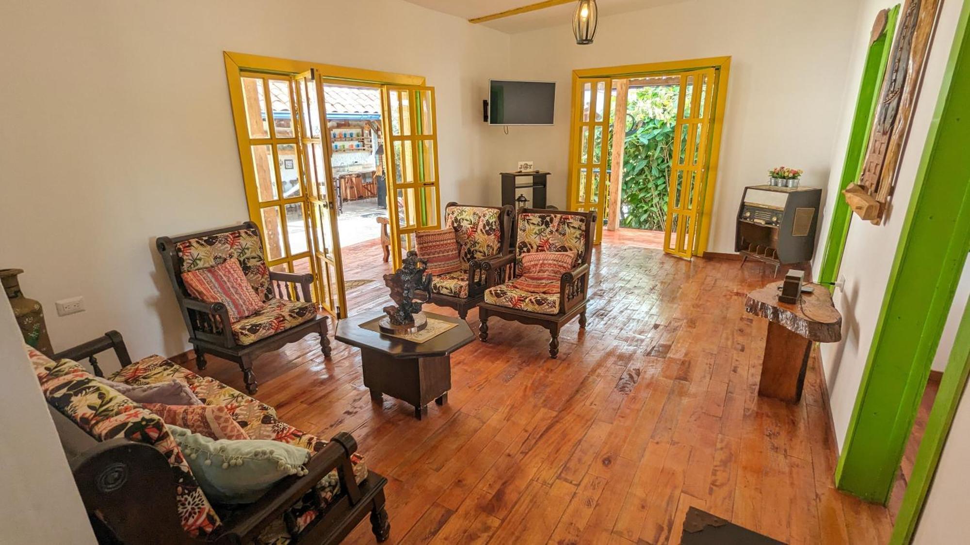 Chalet El Aguacate - Casa Tipica Cafetera Colombiana